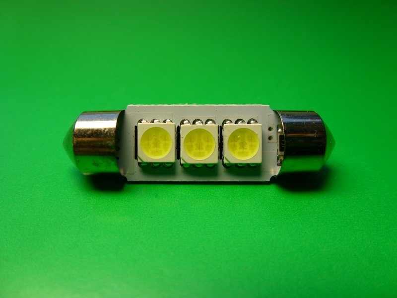 Лампочка диодная T11x35 12V SV8,5-8